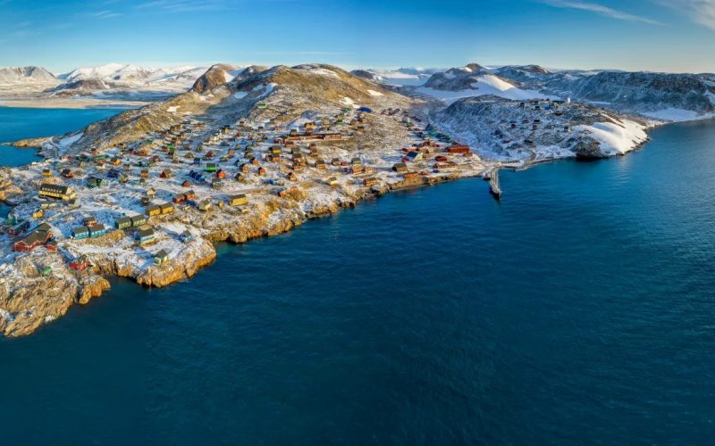 Screenshot 2026-02-04 at 11-21-38 PER02_Polar-War_Excerpt_01_-1072511236.jpg (WEBP Image 1600 × 734 pixels)